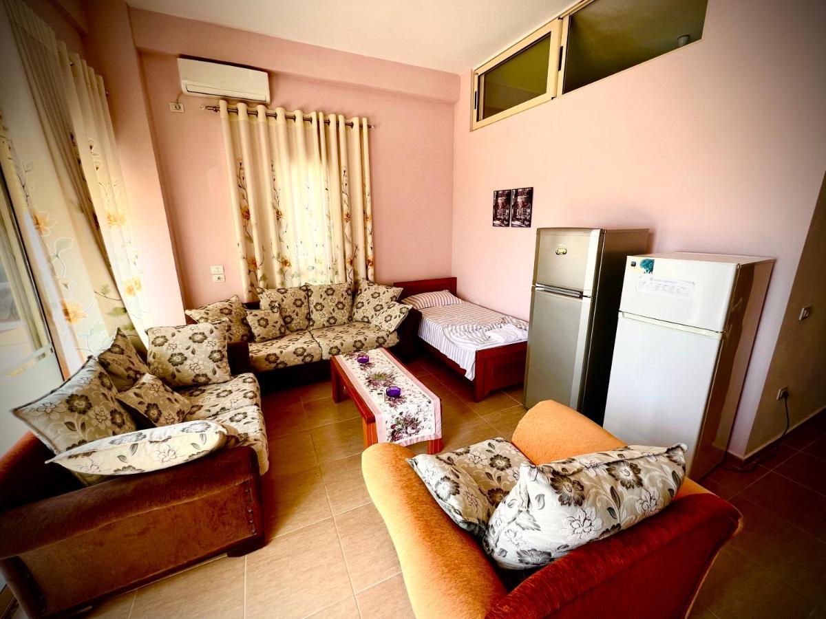 Sana Apartment Sarandë Buitenkant foto