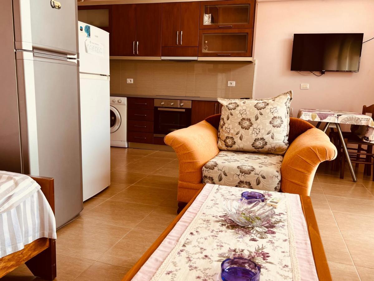 Sana Apartment Sarandë Buitenkant foto